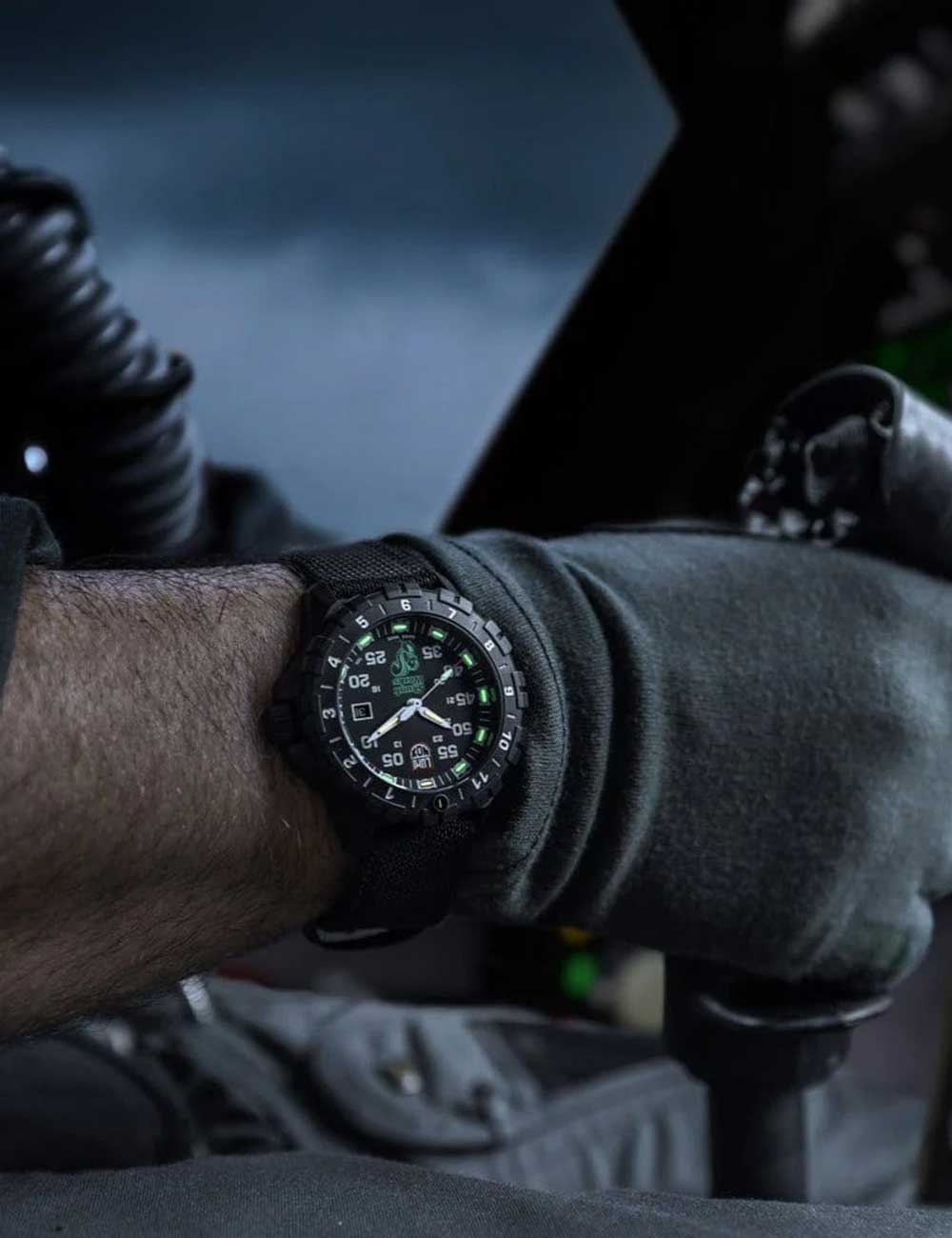 Luminox XA.6442.H.SET F117 Nighthawk Skunk Works